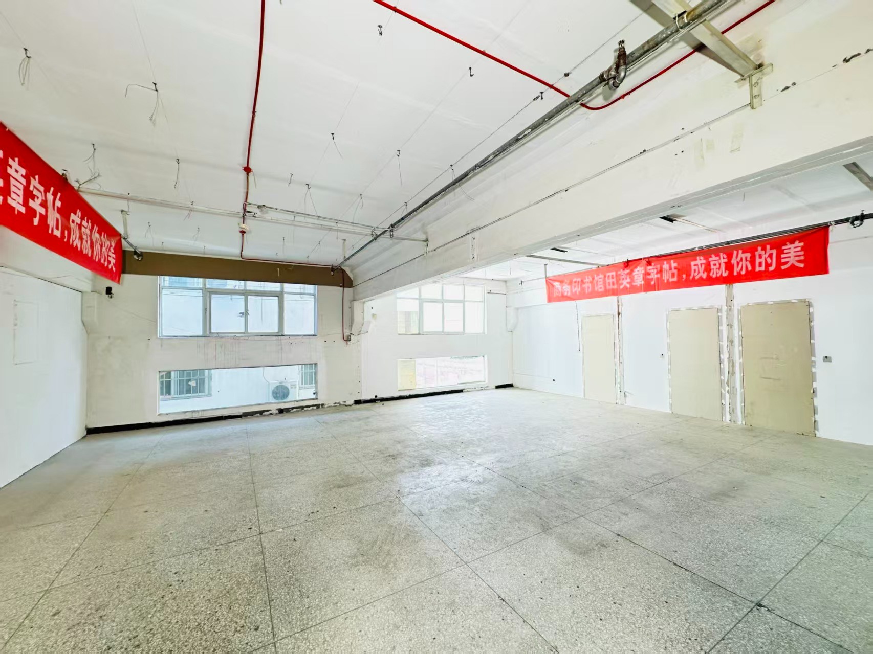 蓬莱路重点吸引人工智能应用、数字经济、电商直播、智能制造服务、软件开发、科技创新企业及创业团队入驻
